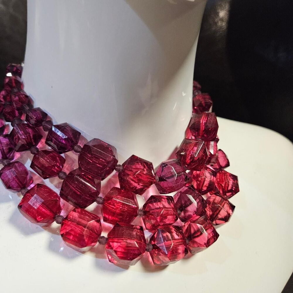 vintage retro rockabilly tarina tarantino pink triple strand acrylic necklace